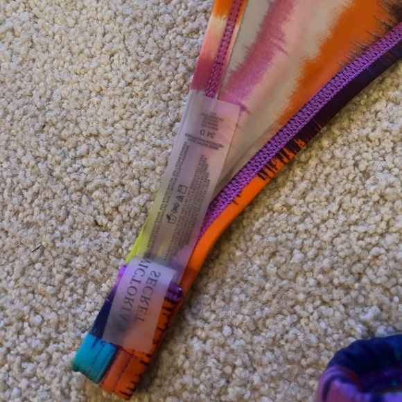 🎉 3x HP 🎉 2011 VS Bikini Set - Picture 3 of 12